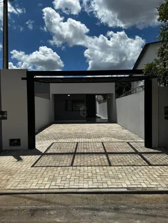 Casa em Luís Eduardo Magalhães - Universitário