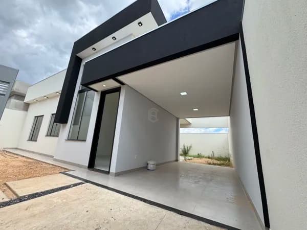 Casa 3 quartos, 1 é suíte; Garagem Coberta; área gourmet
