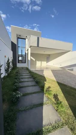 Casa 3 quartos, Floral Paraíso, Luís Eduardo Magalhães, 825mil