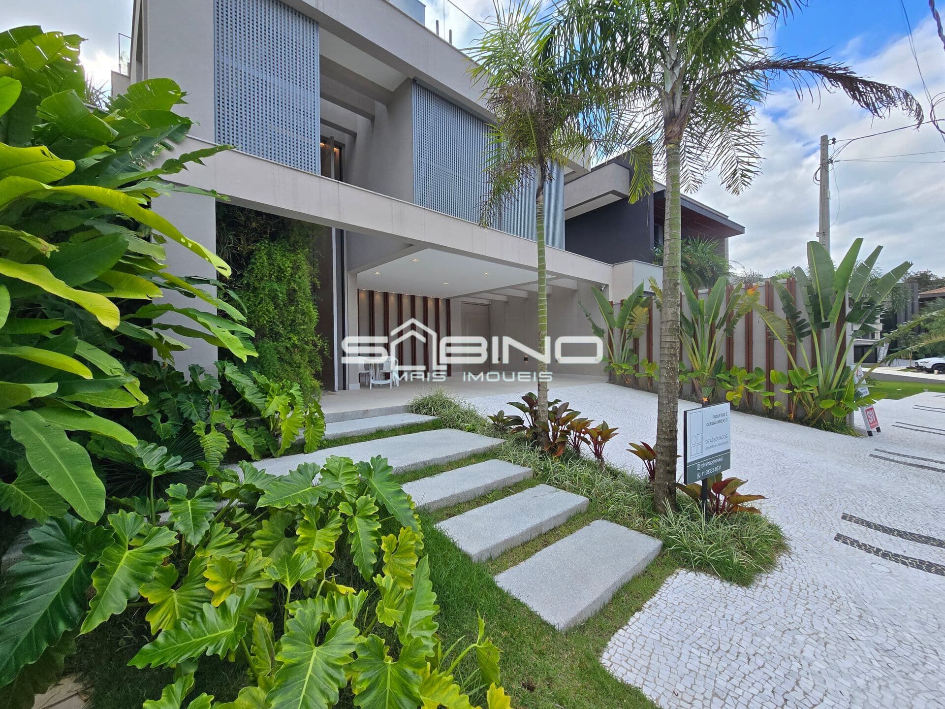 Imobiliária na Riviera de São Lourenço, Casa à venda no Módulo 11, com 6 suítes, 621m² de área útil, 4 vagas