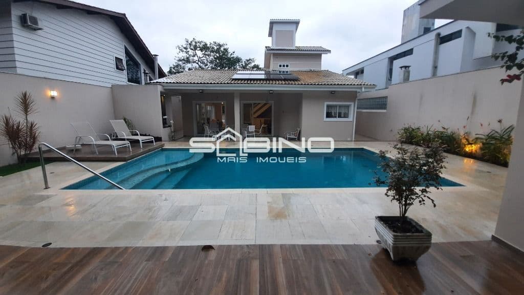 Imobiliária na Riviera de São Lourenço, Casa à venda, com 3 dormitórios, 220m² de área útil, 4 vagas