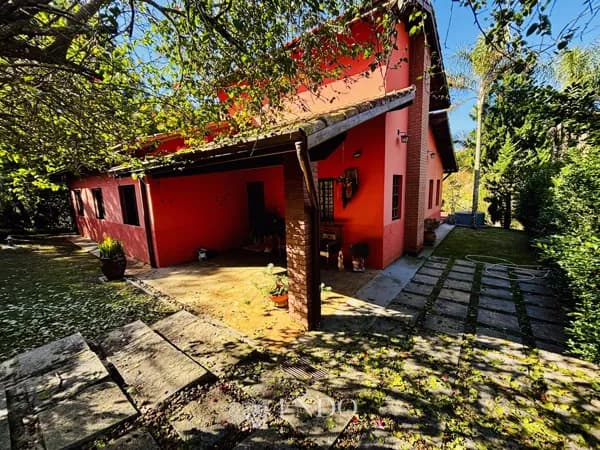 Chácara em Condomínio Ecológico em Ibiúna | 3 Dormitórios, Espaço Gourmet e Terreno de 800m²