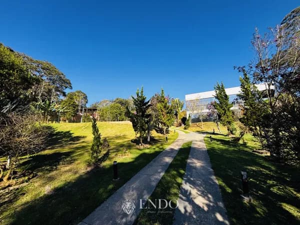 Chácara de Alto Padrão em Ibiúna | Quadra de Tênis, Automação, Energia Solar e Infraestrutura Premium