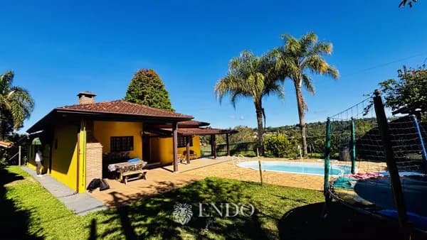 Uma Casa de Campo Completa por R$ 850 Mil em Ibiúna! Piscina Aquecida e Excelente Localização