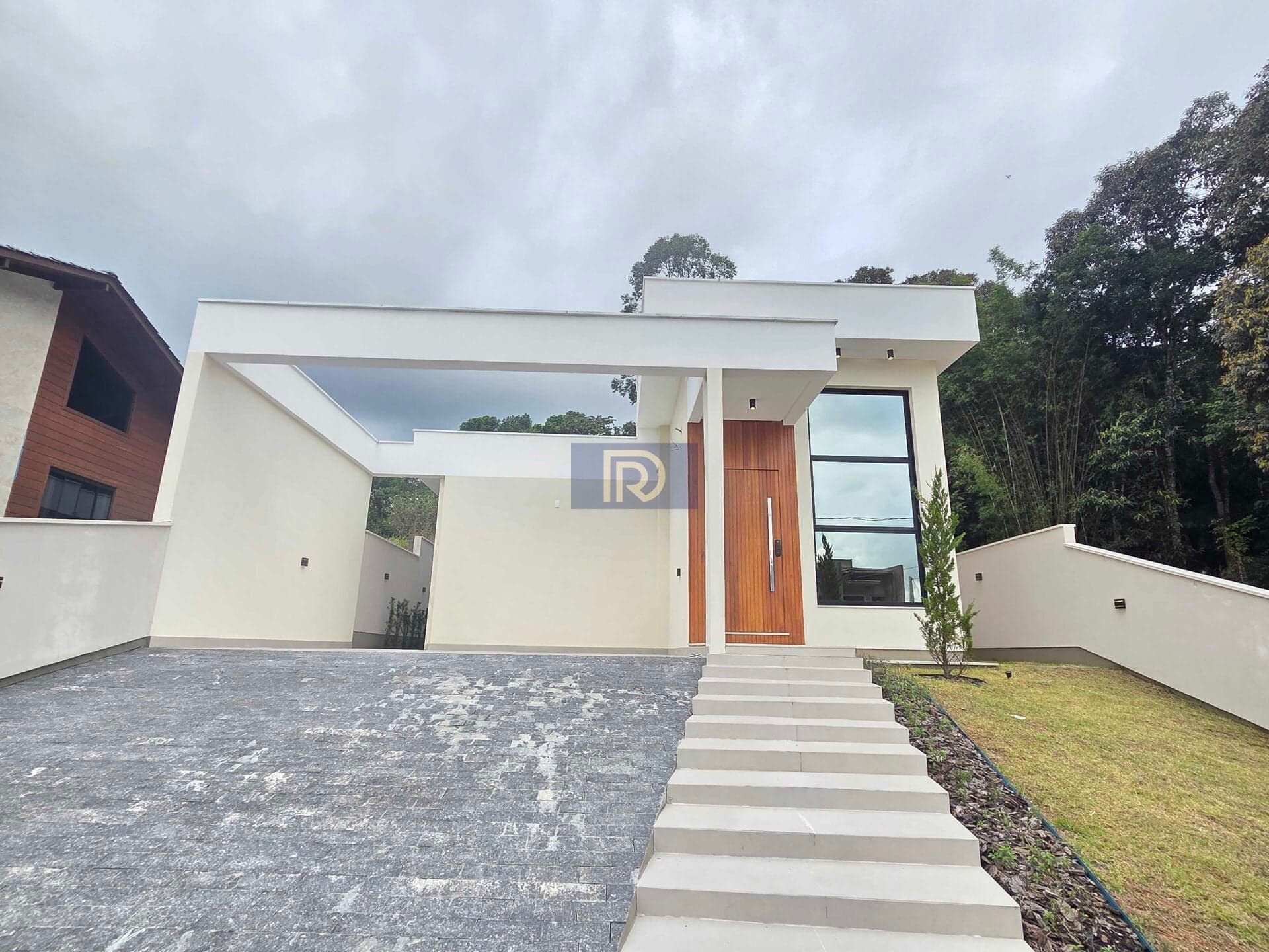 Casa Alto Padrão em Forquilhas