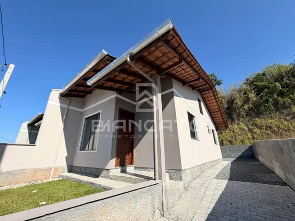🏡 CASA COM TERRENO PARA AMPLIAÇÃO NO PARQUE ARAPONGAS!