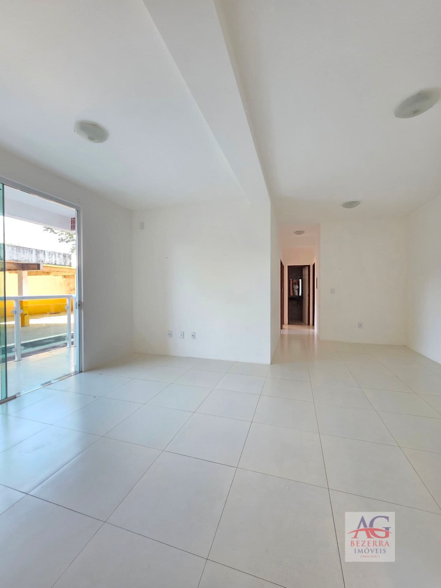Belíssimo Apartamento Amplo e Iluminado - Bairro Zacarias Gonçalves - Crato/CE