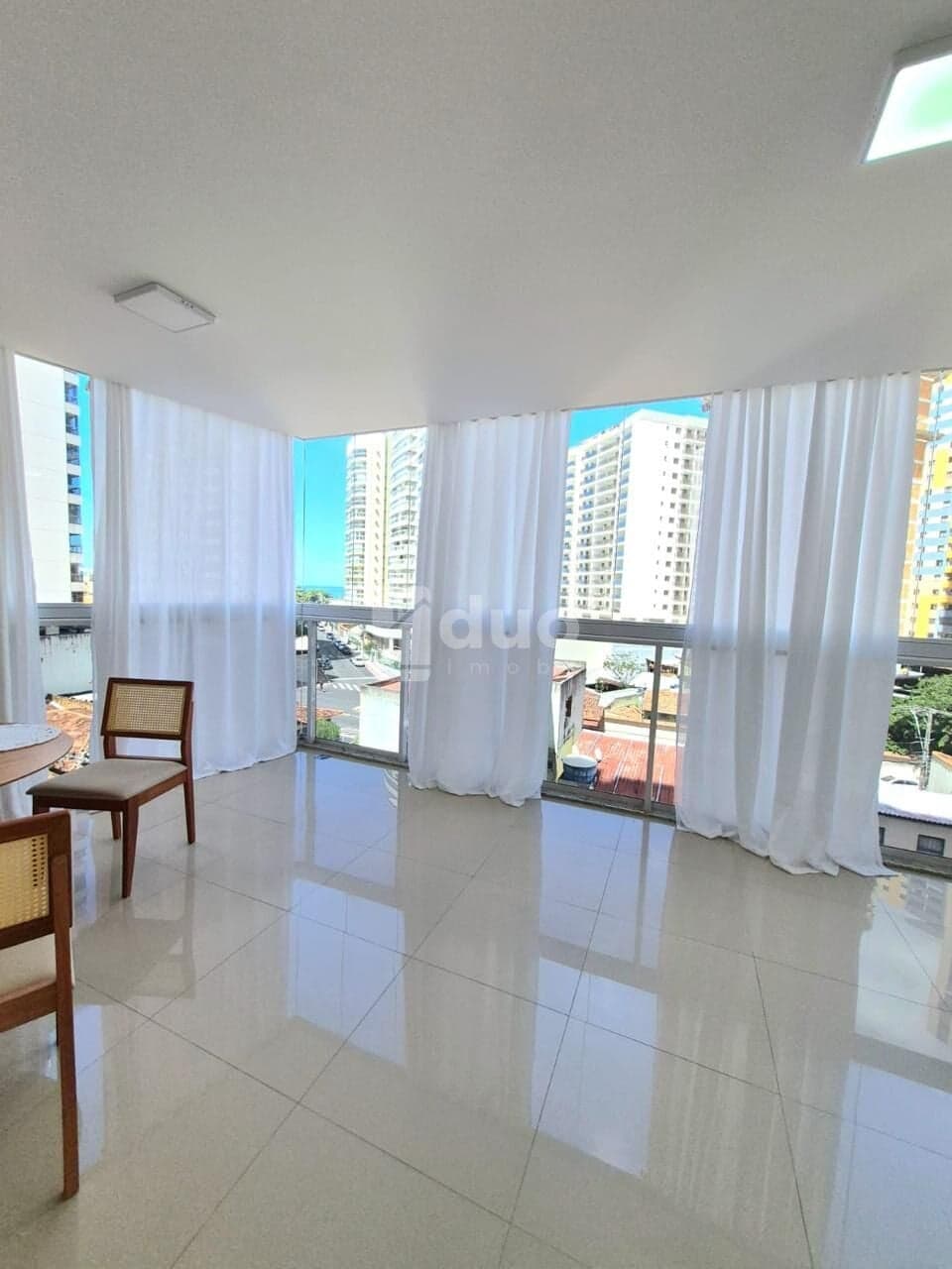 ED. VERMONT - 123 m² | 3 Quartos | 2 Suítes | 2 Vagas de Garagem
