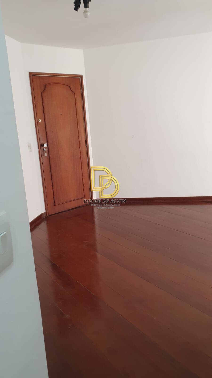 Apartamento para Locação - 3 dormitórios sendo 1 suíte - Condomínio Edificio Village - Alphaville