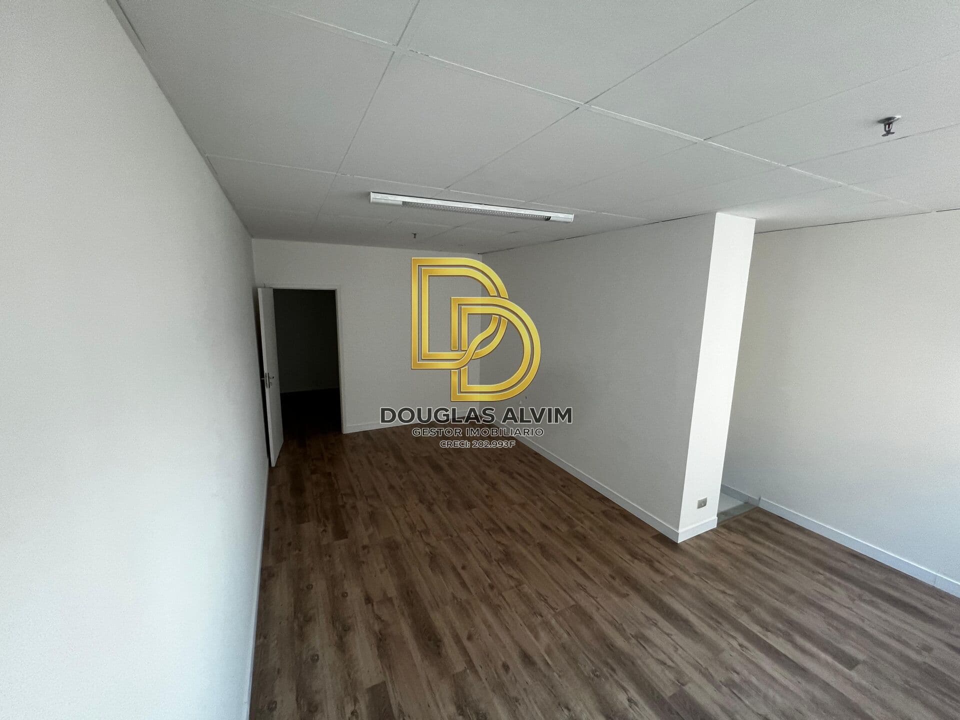 Sala Comercial para Locação - 42m² - Condomínio Gama Office - 18 do Forte - Alphaville