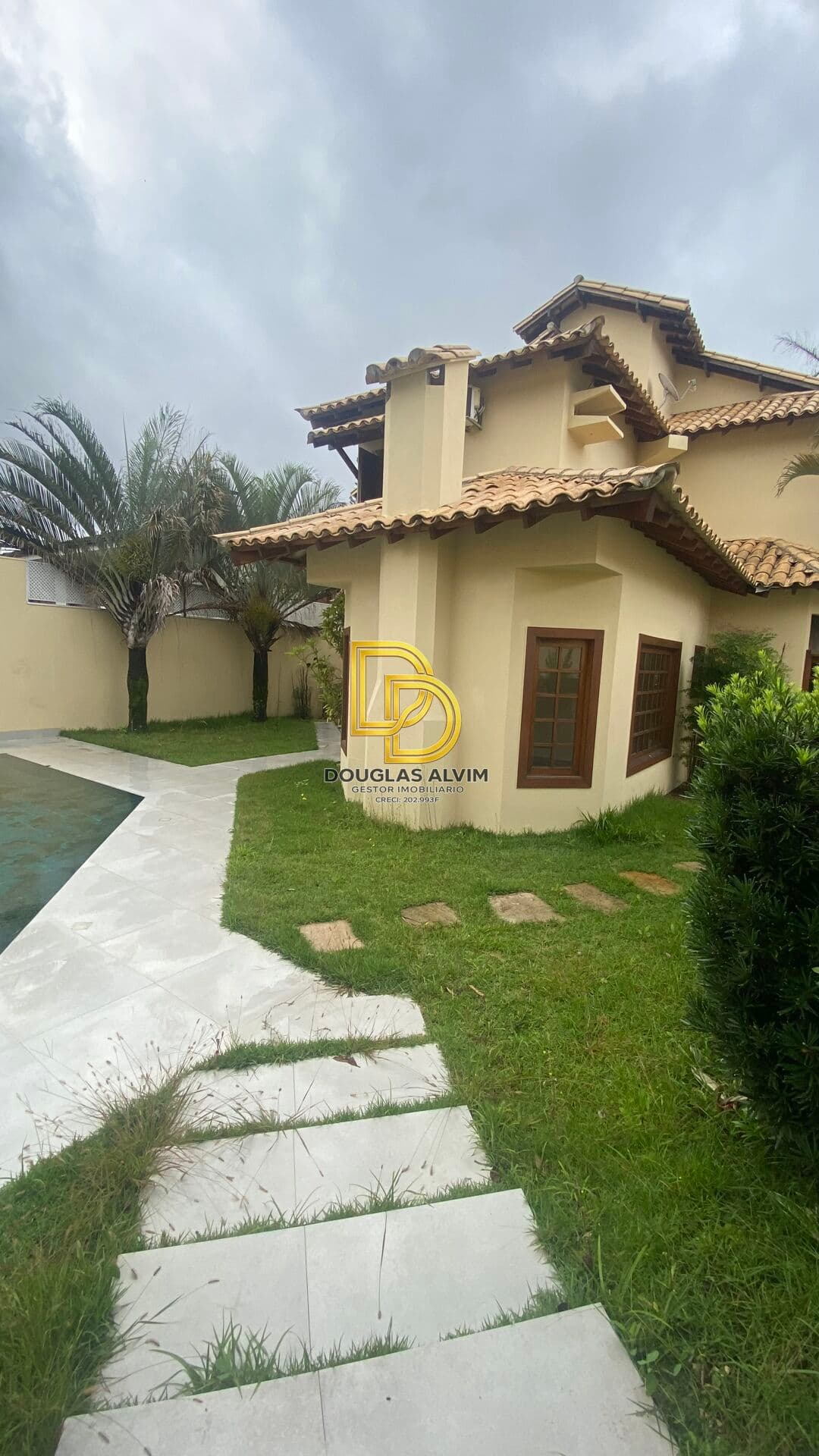 Casa Alto Padrão para Venda - 3 suítes - Recém reformada - Alphaville Residencial 1