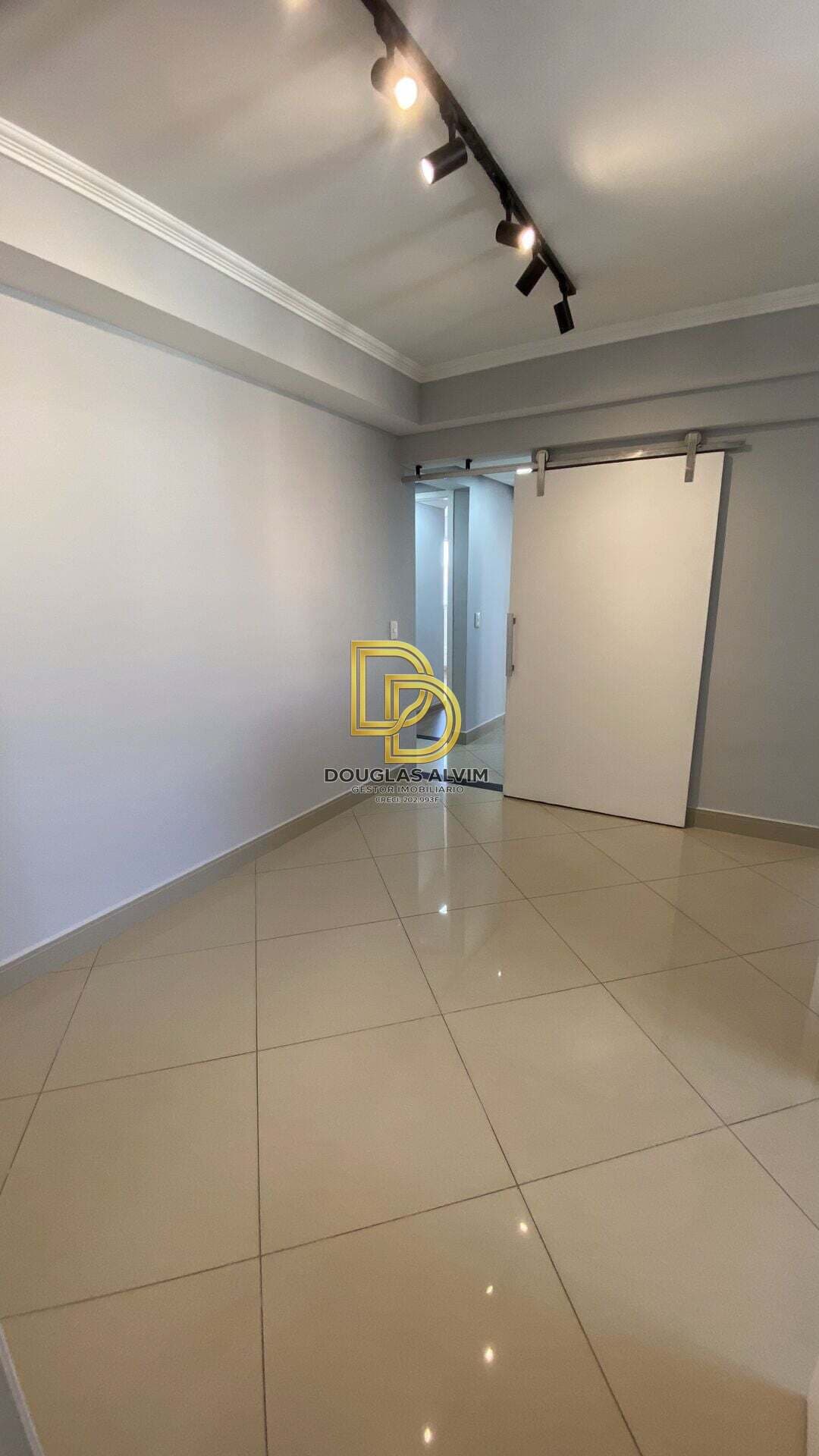 Apartamento Cobertura Duplex para Locação - 4 dormitórios sendo 3 suítes - 196m² - 4 vagas - Condomínio Play Barueri