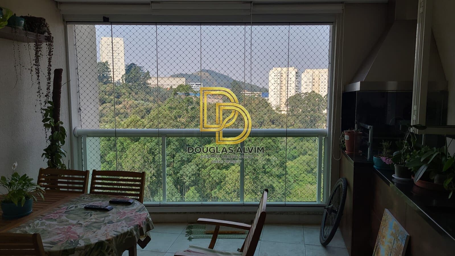 Apartamento com 3 dormitórios à venda, 122 m² por R$ 1.550.000