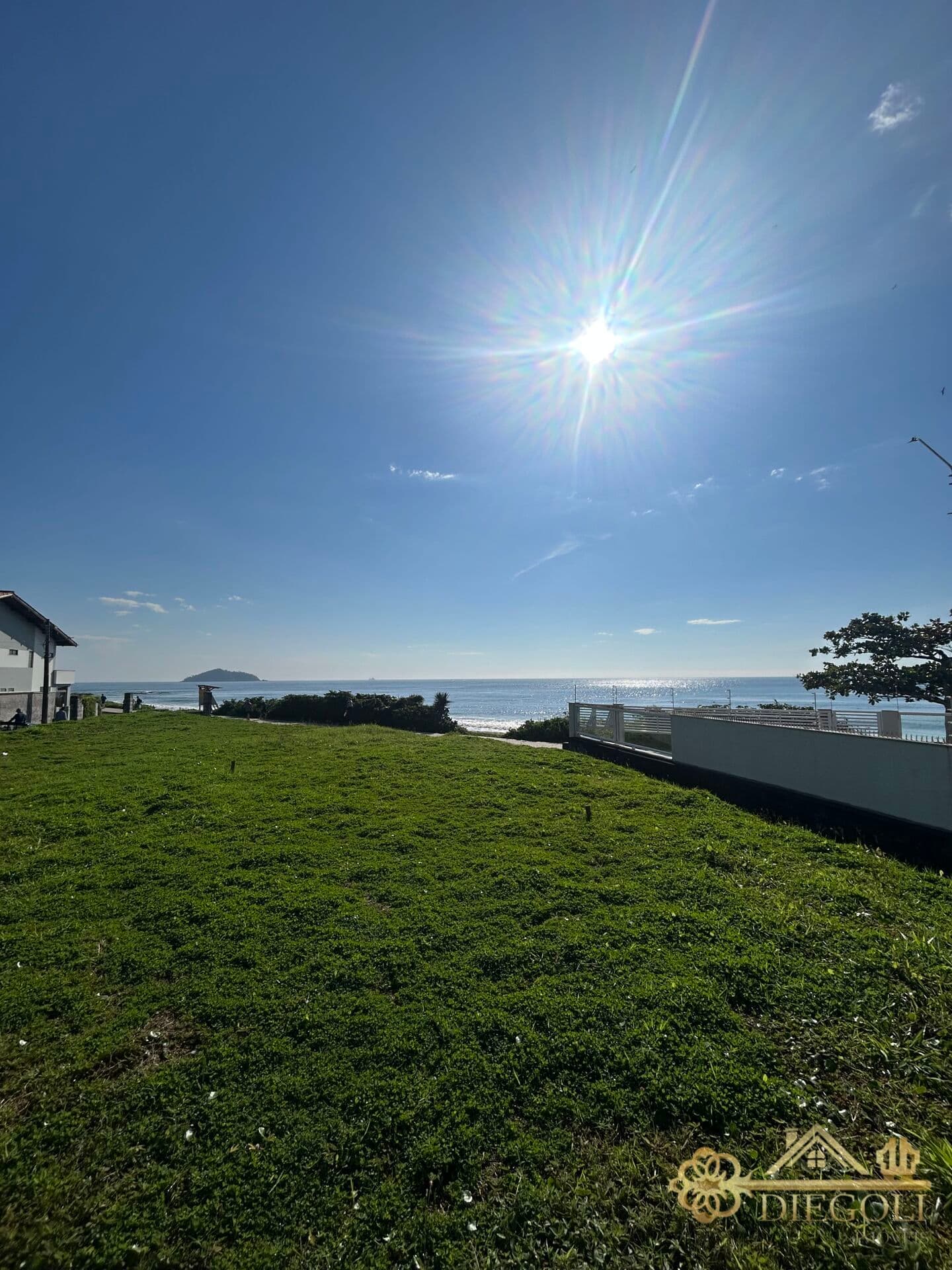 Excelente terreno frente mar