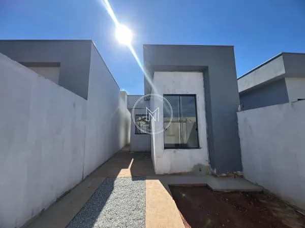 Casa com 2 dormitórios à venda no Marques Industrial