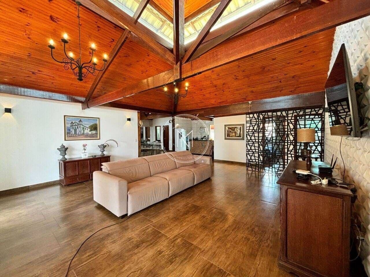 Casa à Venda no Condomínio Serra Verde – Igarapé/MG