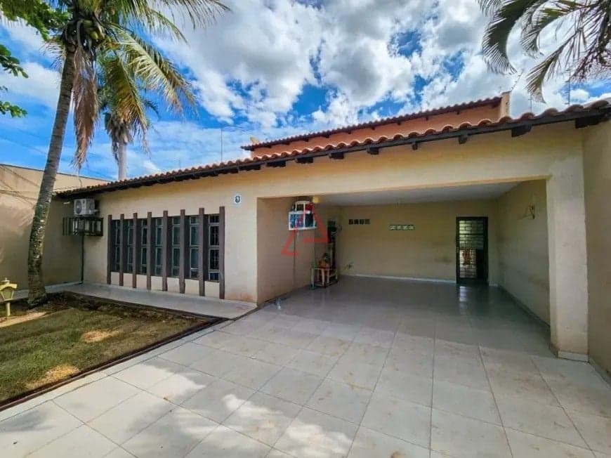 Casa com 5 Quartos à Venda, 202m² por R$650.000,00, Jd Caravelle, Londrina-PR