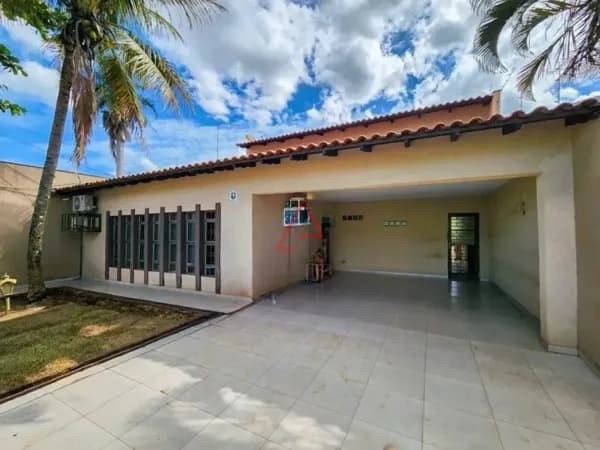 Casa com 5 Quartos à Venda, 202m² por R$650.000,00, Jd Caravelle, Londrina-PR