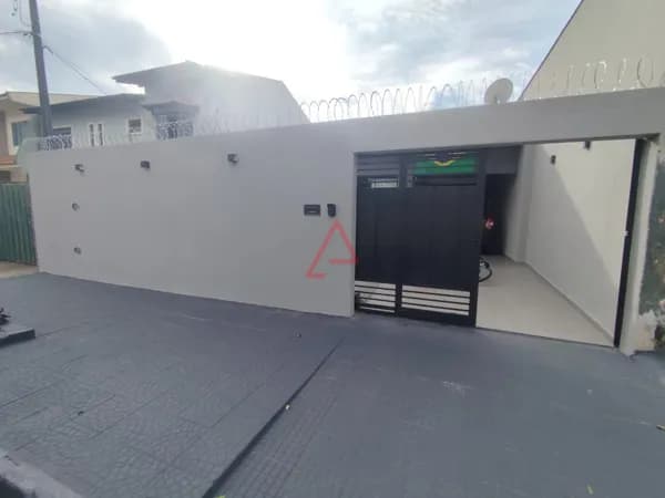 Casa com 3 Quartos à Venda, 175m² por R$800.000,00, São Pedro, Londrina-PR