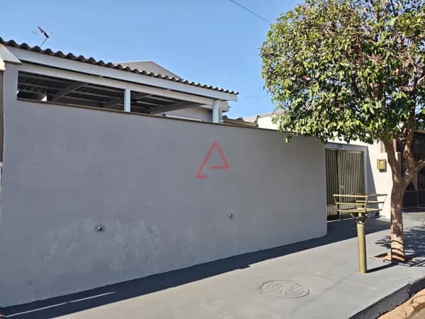Casa com 3 Quartos à Venda, 133m² por R$190.000,00, Ernani Moura Lima, Londrina-PR