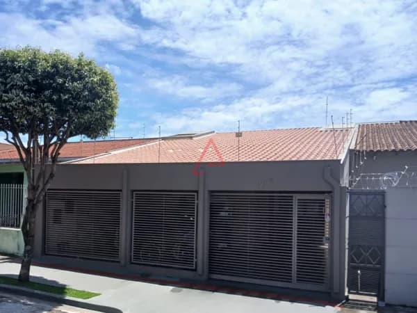 Casa com 3 Quartos à venda, 155m² por R$500.000,00, Vânia, Londrina-PR