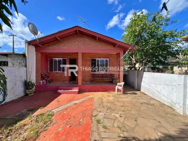 Casa à venda no bairro Mathias Velho em Canoas com amplo terreno e potencial para ampliação