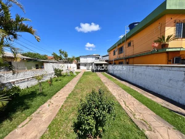 Imóvel à venda em Canoas com 4 apartamentos e terreno de 440 m² ideal para investimento
