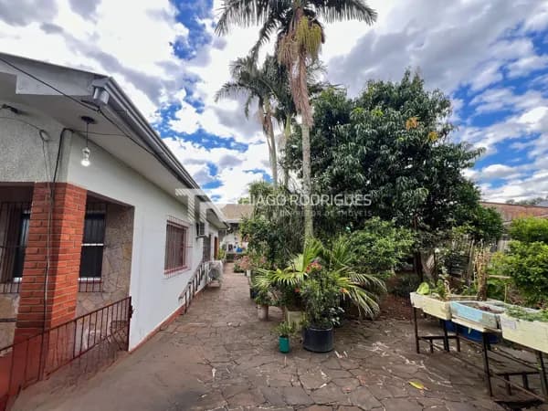 Casa à Venda - 5 Quartos