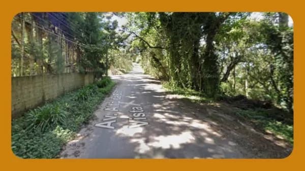 LOTE 03 DA QUADRA F, DO LOTEAMENTO JARDIM DAS FLORES, NA AVENIDA ALTO DA BOA VISTA, CAMPOS DO JORDÃO/SP.