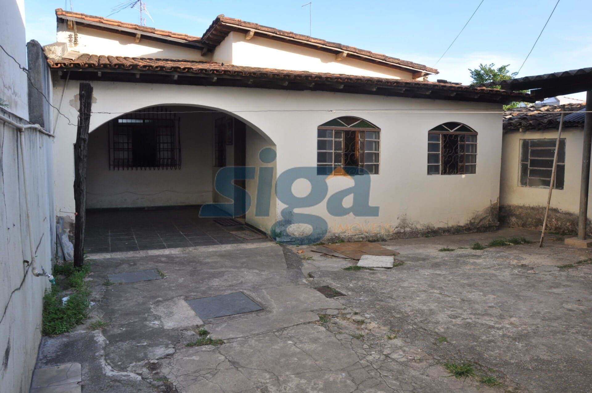 Casa bem localizada no centro da cidade