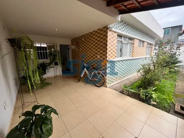 Casa em Pedro Leopoldo - Centro