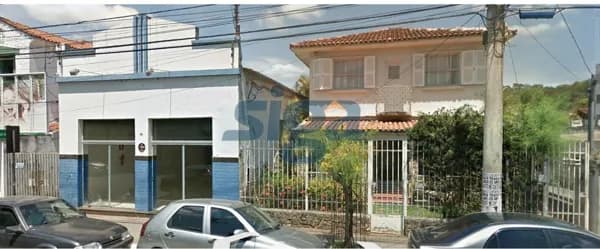 Casa com localização privilegiada