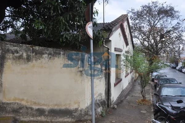 Casa de esquina no Centro