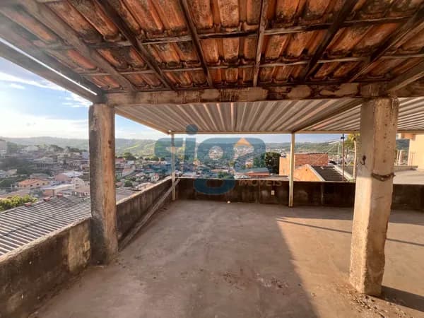 Sobrado em Pedro Leopoldo - Santo Antônio