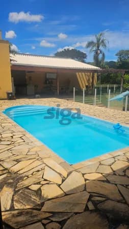 Casa em Confins - Centro