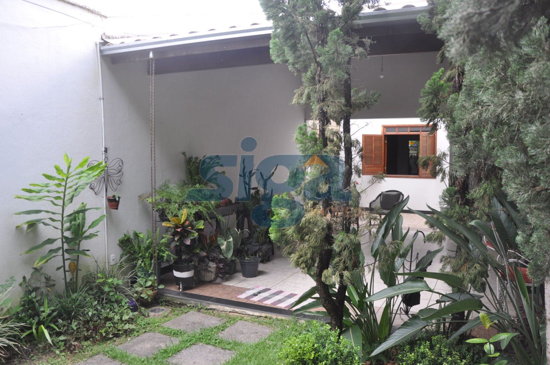Casa bem localizada no centro da cidade