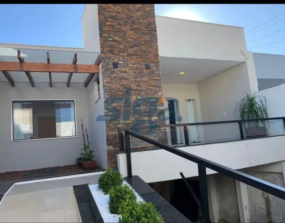 Casa com excelente acabamento