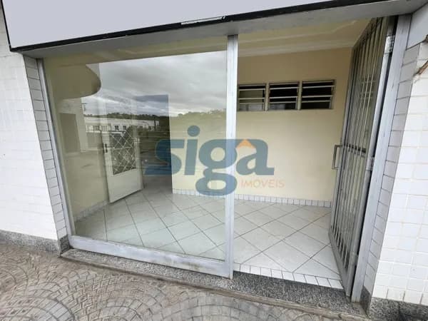 Sala em galeria comercial