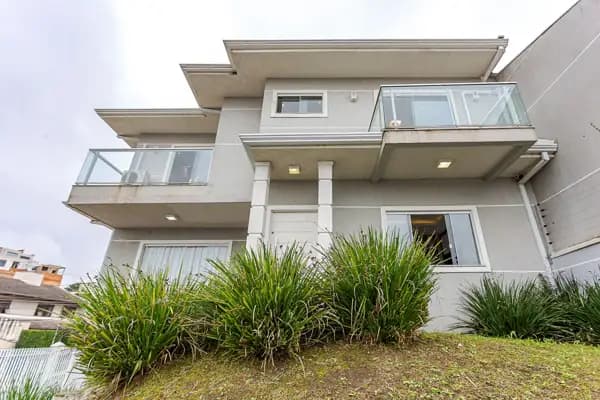 Triplex de 318m2 no Novo Mundo