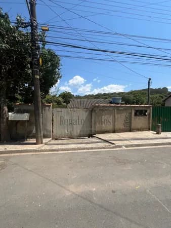 Casa em Vargem - Centro