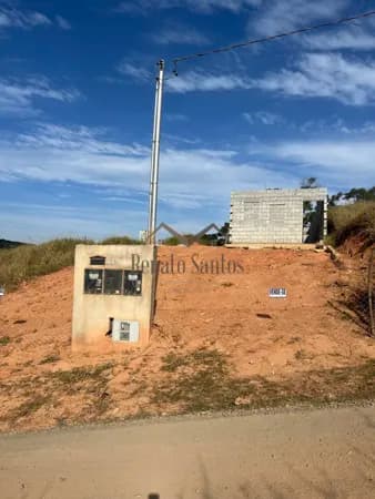 Casa em Vargem - Centro