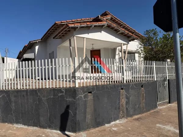 Casa em Mirandópolis - Centro