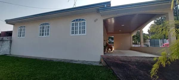 Casa 03 quartos, semi mobiliada, amplo espaço de terreno, Santa Rita, Campo Largo/PR