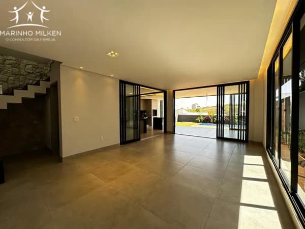 Casa de Condomínio em Uberlândia - Aclimação