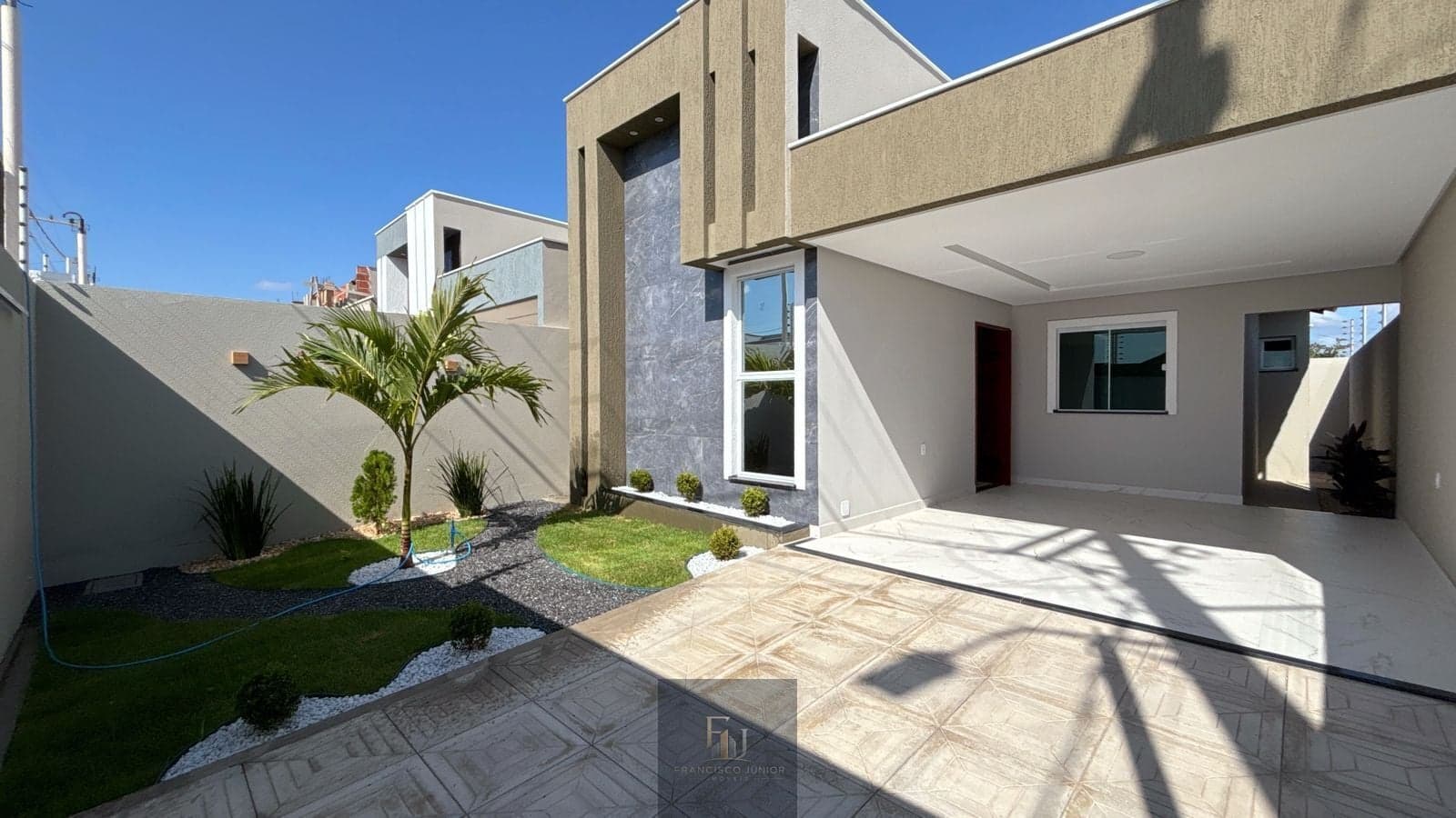CASA Á VENDA EM PARNAIBA