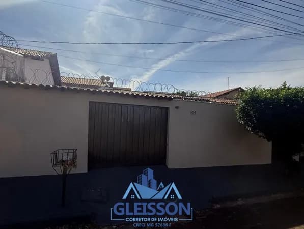 CASA ACONCHEGANTE NO BAIRRO PLATINA