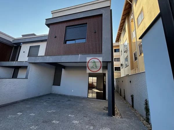 Casa Sobrado em Ingleses do Rio Vermelho, Florianópolis/SC