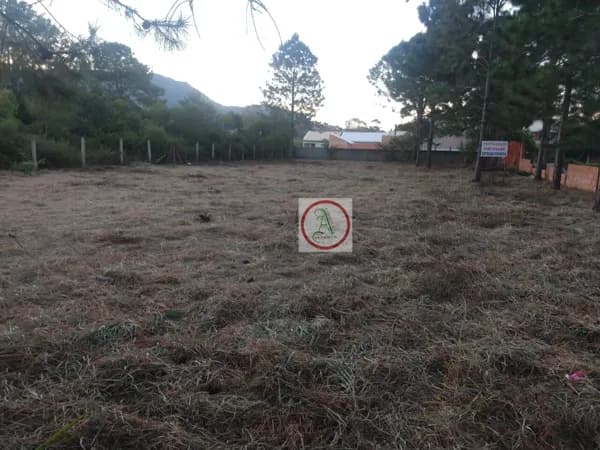 TERRENO 1 MIL METROS NO RIO VERMELHO.