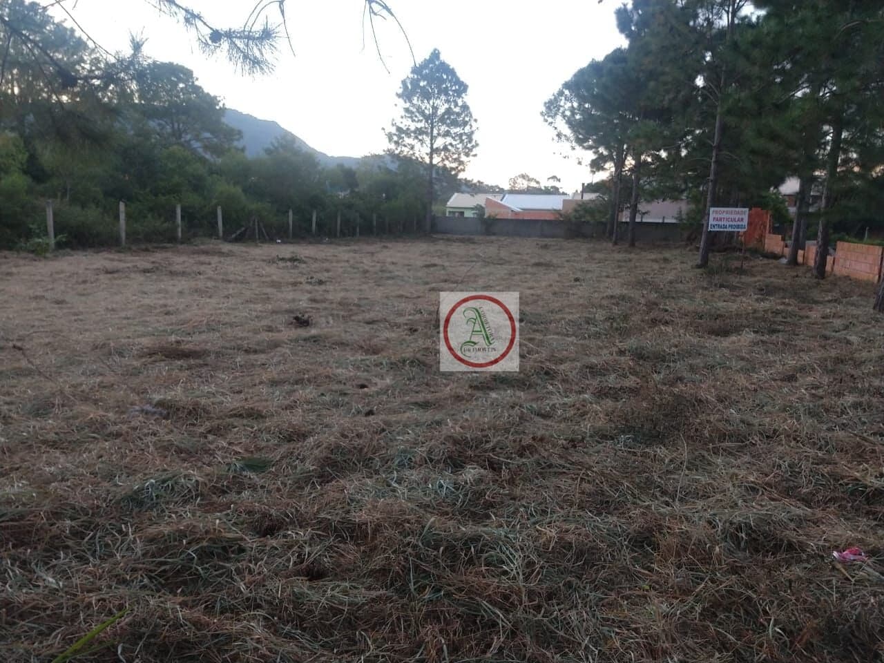 TERRENO 1 MIL METROS NO RIO VERMELHO.