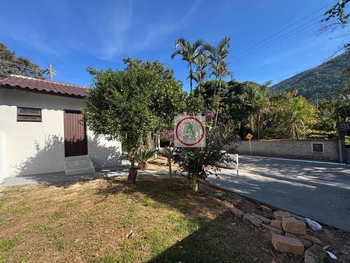 Casa em Florianópolis - São João do Rio Vermelho